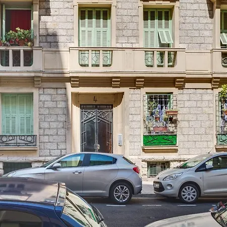 Appartement Beautiful With Parking *